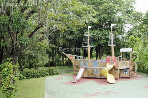 Rose Garden Riverside 16